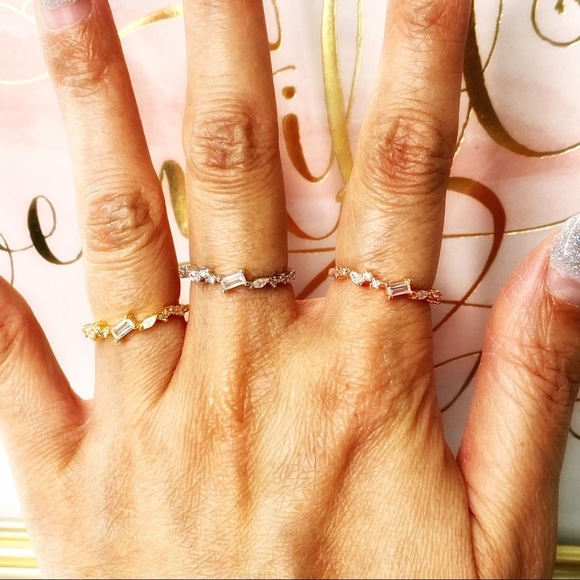 Grand Baguette Marquise Crystal Dainty SILVER Ring - Picture 4 of 5